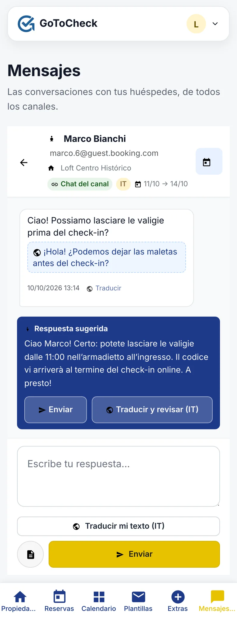 La bandeja en el móvil: mensaje de un huésped en italiano traducido al español y respuesta sugerida por la IA